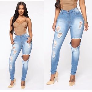 Fashion Nova Glistening Distressed Jeans Fits 5’1